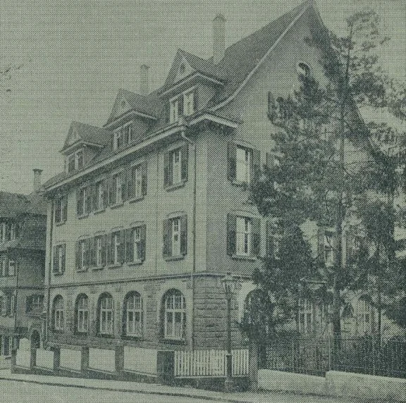Das Haus als Sitz der Kreissparkasse auf einer Kontoauszugmappe, zwischen 1938 und 1942 (StadtA Schwäb. Hall S01/1168)