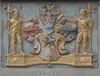 Das Wappen der Familie Bratz  erinnert an den Kaufmann Johann Peter Bratz, der das Haus 1798 erwarb, April 2017. Foto: Daniel Stihler (StadtA Schwäb. Hall DIG 10131)