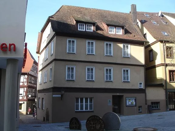 Vom Sparkassenplatz aus, Bild von 2007. Foto: Daniel Stihler  (StadtA SHA Server Häuserlexikon)