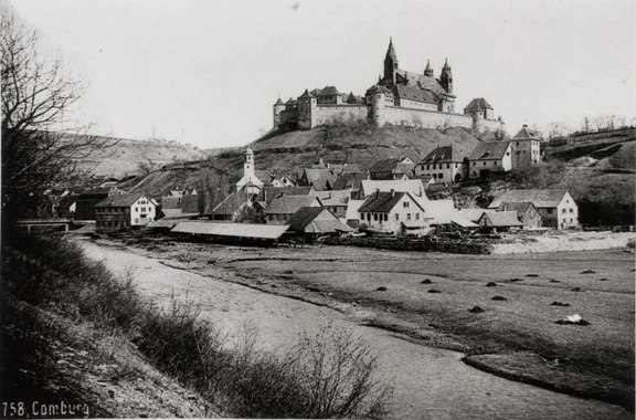 Gesamtansicht von Steinbach mit der Comburg von etwa 1900. Fotograf unbekannt (StadtA Schwäb. Hall FS 32747)