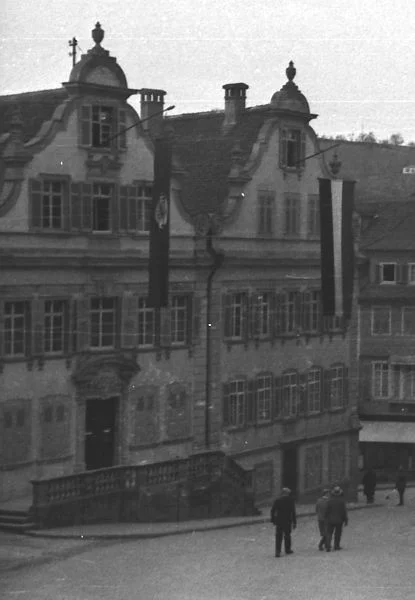 Bild wohl kurz nach der nationalsozialistischen Machtergreifung, vielleicht Mai 1933. Fotograf unbekannt (StadtA Schwäb. Hall DIG 05739, Original: Ivo Lavetti / www.nostalgus.de, alle Rechte vorbehalten)