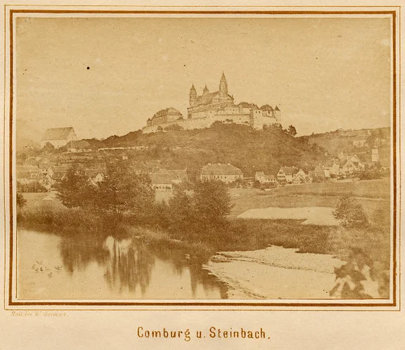 Die vermutlich älteste Fotografie der Comburg, aus einer 1862 durch den Schwäbisch Haller Buchbinder und Verleger Wilhelm German sen. veröffentlichten Mappe mit Schwäbisch Haller Ansichten. Der Fotograf ist unbekannt (StadtA Schwäb. Hall FS 52658)
