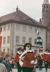 Während des Kuchen- und Brunnenfests 1969. Foto: Hans Kubach (StadtA Schwäb. Hall FS 01411b)