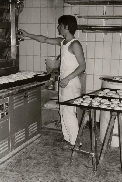 In der Backstube, Fotografie vom 26. Juli 1969. Fotograf unbekannt, Privatbesitz (StadtA Schwäb. Hall DIG 06464)
