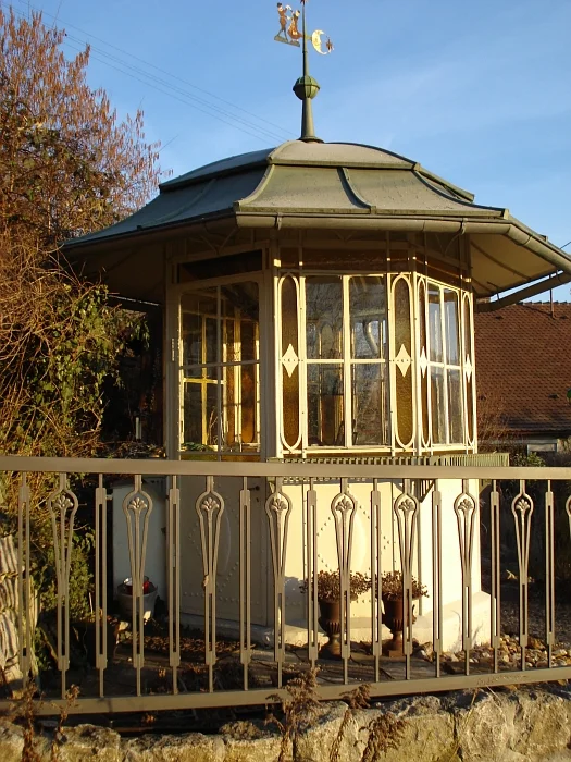 Alter Gartenpavillon unterhalb des Hauses, November 2007. Foto: Daniel Stihler (StadtA Schwäb. Hall DIG 02542)