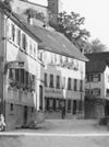 Blick aus Richtung Norden durch die Neustetterstraße. Undat., um 1928-1935. Fotograf unbekannt (StadtA Schwäb. Hall DIG 05613, Original: Ivo Lavetti / www.nostalgus.de, alle Rechte vorbehalten)