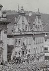 Ausschnitt aus einem Foto des „Feldgottesdiensts“ auf dem Marktplatz am 11. August 1914 zum Abmarsch des in Schwäbisch Hall aufgestellten III. Bataillon des Reserve-Infanterieregiments 121 in den Ersten Weltkrieg (StadtA Schwäb. Hall R65/02)