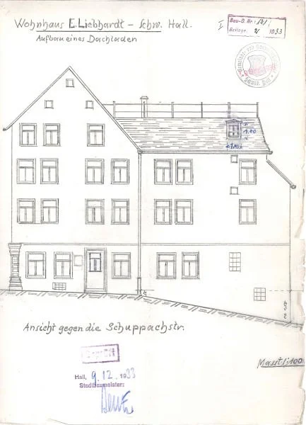 Seitenansicht des Hauses im Zusammenhang mit dem Aufbau eines Dachladens, 1933 (Baurechtsamt SHA, Bauakten Am Markt 13)