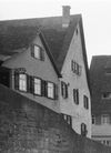 Undatiertes Foto um 1928-1934 mit Haus Nr. 3 (links). Fotograf unbekannt (StadtA Schwäb. Hall DIG 05796, Original: Ivo Lavetti / www.nostalgus.de, alle Rechte vorbehalten)