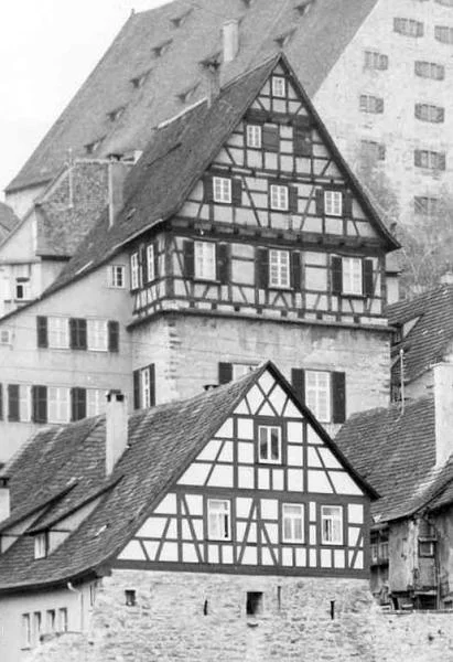 Während des Kuchen- und Brunnenfests 1962. Foto: Hans Kubach (StadtA Schwäb. Hall FS 01440b)