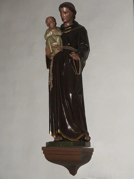 Skulptur des Hl. Antonius von Padua mit Christuskind, Aufnahme von 2016. Foto: Günter Albrecht (StadtA Schwäb. Hall DIG 7320)