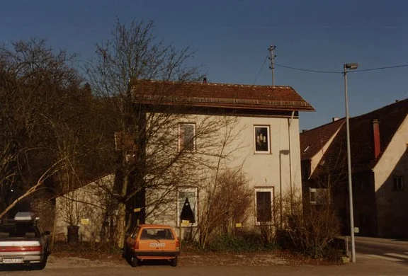 Südöstliche Stirnseite, kurz vor dem Abbruch, 1994. Foto: Baurechtsamt Schwäb. Hall (StadtA SHA DIG 03336)