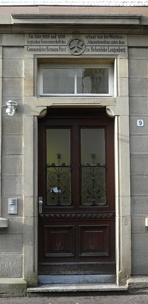 Portal mit Inschrift, Januar 2008. Foto: Dietmar Hencke (StadtA SHA Server Häuserlexikon)