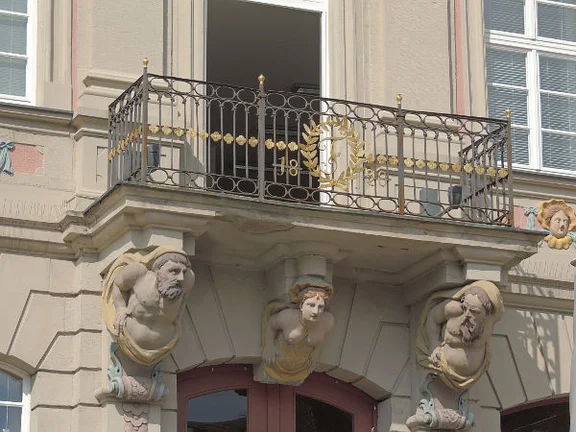 Balkon mit Jahreszahl „1828“, April 2017. Foto: Daniel Stihler (StadtA Schwäb. Hall DIG 10150)