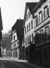 Das Gebäude wurde in den 1930er Jahren offenbar als Schuppen oder Garage genutzt. Undatiertes Foto um 1933. Fotograf unbekannt (StadtA Schwäb. Hall DIG 05926, Original: Ivo Lavetti / www.nostalgus.de, alle Rechte vorbehalten)