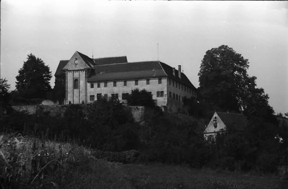 Gesamtanlage aus Richtung Osten / Nordosten. Undat., um 1928-1935. Fotograf unbekannt (StadtA Schwäb. Hall DIG 05681, Original: Ivo Lavetti / www.nostalgus.de, alle Rechte vorbehalten)