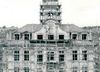 Eingerüstetes Rathaus beim Wiederaufbau, 1949/50. Fotograf unbekannt (StadtA Schwäb. Hall FS 00105a)