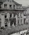 Ausschnitt aus einem Foto des „Feldgottesdiensts“ auf dem Marktplatz am 11. August 1914 zum Abmarsch des in Schwäbisch Hall aufgestellten III. Bataillon des Reserve-Infanterieregiments 121 in den Ersten Weltkrieg (StadtA Schwäb. Hall R65/02)