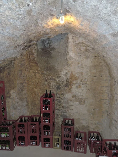 Nische in der Nordostecke mit Belüftungsschacht, Mai 2017. Foto: Daniel Stihler (StadtA Schwäb. Hall DIG 10253)