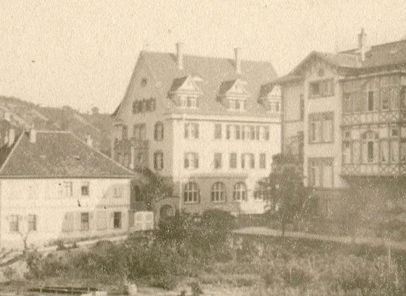 Ausschnitt aus einem Bild der Bahnhofstraße wohl kurz nach 1907. Foto: Wilhelm Ernst Klemm (StadtA Schwäb. Hall FS 40617)
