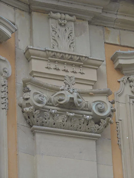 Kapitell an der Fassade, März 2017. Foto: Daniel Stihler (StadtA Schwäb. Hall DIG 10220)