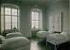 Schlafsaal der Heimvolkshochschule. Aus einem Fotoalbum der Heimvolkshochschule von etwa 1927, Fotograf nicht genannt (StadtA Schwäb. Hall S01/2171)