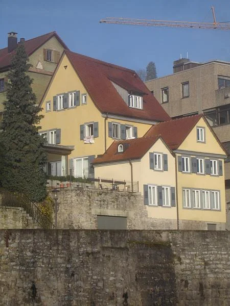 Südostansicht über den Kocher hinweg, April 2007. Foto: Daniel Stihler (StadtA Schwäb. Hall DIG 03922)