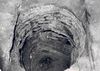 Ein 1979 im Zuge von Bauarbeiten entdeckter Brunnen. Foto: Baurechtsamt (StadtA SHA FS 10273)