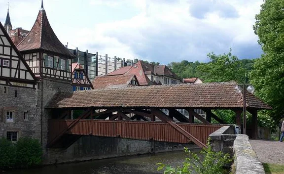 Südansicht des Stegs. Bild aus dem Juni 2007. Foto: Dietmar Hencke (StadtA Schwäb. Hall DIG 00973)