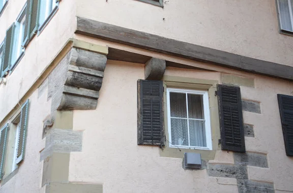 Detail der Fassade auf der Südseite, Oktober 2018. Foto: Daniel Stihler (StadtA Schwäb. Hall DIG 11059)