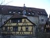 Blick auf die Nordseite vom Schuppach aus, im Vordergrund das Nebengebäude Am Schuppach 8, rechts etwas zurückgesetzt das „untere Haus“, März 2007. Foto: Daniel Stihler (StadtA Schwäb. Hall DIG 01422)