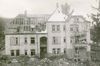 Das Haus wurde beim US-amerikanischen Luftangriff auf Schwäbisch Hall vom 23. Februar 1945 erheblich beschädigt (StadtA SHA FS 38467)