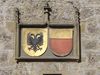 Reichsstädtisches Wappen am Torturm, 2007. Es handelt sich um eine Rekonstruktion aus dem 20. Jahrhundert, das Originalwappen wurde nach dem Ende der Reichsstadt 1802 entfernt, April 2007. Foto: Daniel Stihler (StadtA Schwäb. Hall Server Häuserlexikon)