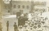 Umzug zum Kinderfest 1905, das Haus ist im Hintergrund zu erkennen. Fotograf unbekannt (StadtA Schwäb. Hall 54653)