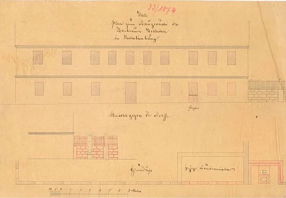 1872 wurde der Brunnen aus dem  Haus in eine Nische in der Gartenmauer direkt südlich davon verlegt, die ehemalige Brunnenstube erhielt eine Außenwand mit separater Tür  (StadtA Schwäb. Hall 27/367)