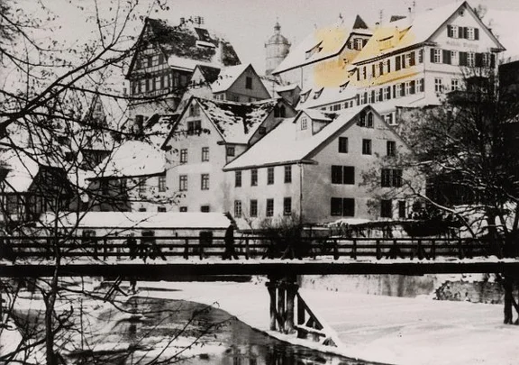 Entwurf des Stadtbaumeisters i.R. Benz für einen hölzernen Steg an Stelle der von der Stadt geplanten Stahlbetonbrücke von 1960. Dieses von Prof. Viktor Rembold vertretene Vorhaben wurde von Bürgermeister Hartmann abgelehnt (StadtA 35/16138)