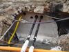 Unter den Spitalbach reichende Keller, die bei den Straßensanierungsarbeiten im Juni 2012 aufgedeckt wurden. Bild vom 20. Juni 2012. Foto: Daniel Stihler (StadtA Schwäb. Hall DIG 03454)