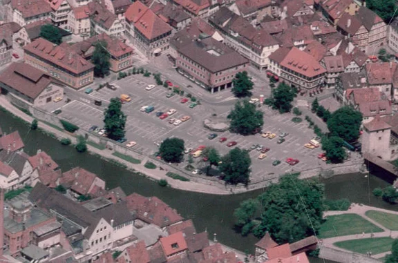 Luftbild aus der Auslobung eines Architekturwettbewerbs zur Neugestaltung des Haalplatzes, 1981 (StadtA Schwäb. Hall R105/55)