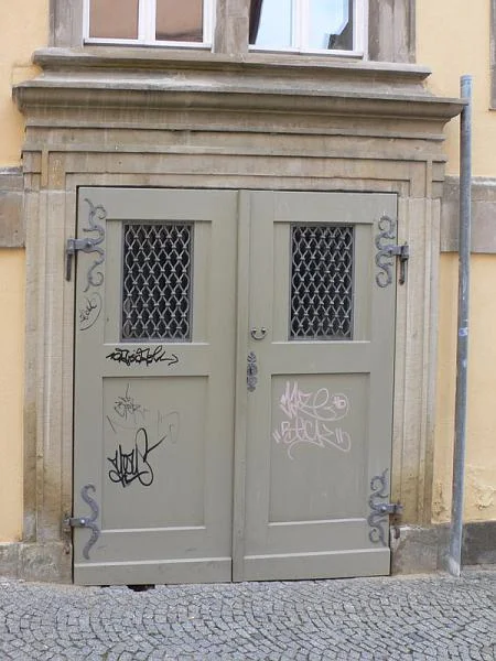 Kellertür auf der Westseite, August 2007. Foto: Dietmar Hencke (StadtA Schwäb. Hall Server Häuserlexikon)