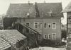 Die Rückseite des Wohnhauses mit der später offenbar als Schuppen genutzten Kegelbahn, August 1954 (StadtA Schwäb. Hall DIG 06500)