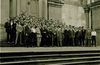 Früher Kurs der 1926 gegründeten Heimvolkshochschule Comburg vor der Stiftskirche, um 1927. Fotograf unbekannt (StadtA Schwäb. Hall S01/2171)