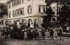 Festwagen vermutlich zu einem Erntedankfest vor dem Haus, 1930er Jahre. Foto: Privatbesitz (StadtA Schwäb. Hall DIG 6533)