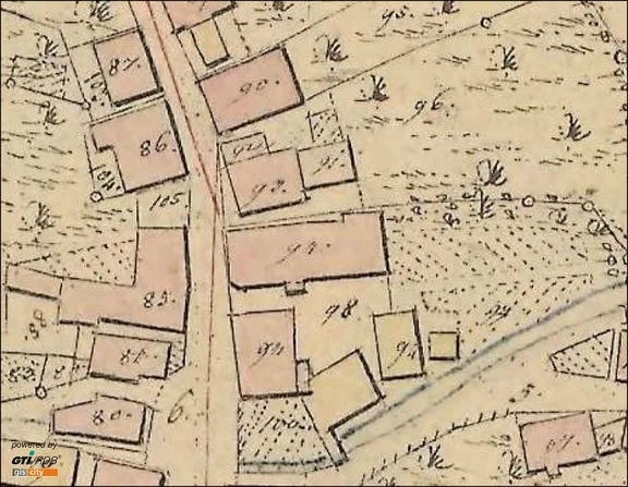 Ausschnitt aus dem Primärkataster von 1827. Das Haus hat – wie die unterhalb (südlich) gelegene Einhornwirtschaft (heute Nr. 20) – die Primärkatasternummer „94“, da das Gebäude damals als Nebengebäude zum „Einhorn“ gehörte (Plan: Geodatenportal Schwäbisch Hall / Stadt Schwäbisch Hall, Fachbereich Planen und Bauen, Abteilung Vermessung).