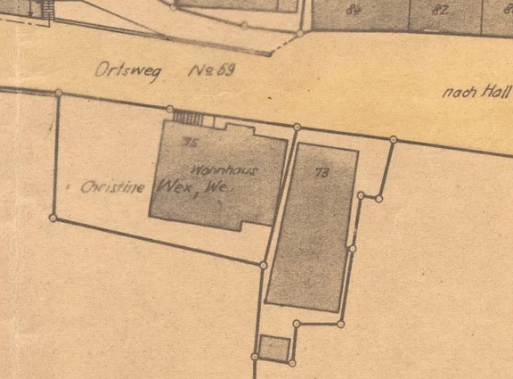 Undatiertes Foto um 1933, mit Beflaggung für einen nationalsozialistischen Feiertag (Haus rechts). Fotograf unbekannt (StadtA Schwäb. Hall DIG 05860, Original: Ivo Lavetti / www.nostalgus.de, alle Rechte vorbehalten)