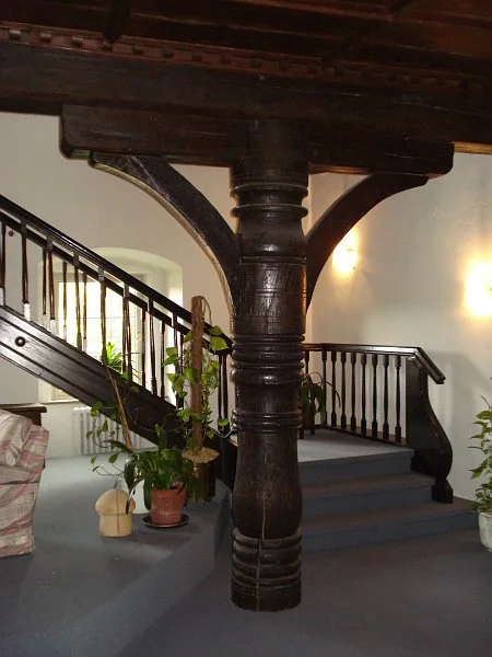 Stützpfeiler im 1. Obergeschoss, Mai 2009. Foto: Daniel Stihler (StadtA Schwäb. Hall DIG 01450)