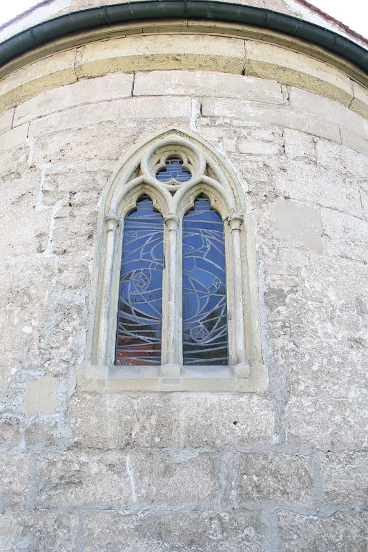 Das Fenster in der Apsis, 2018. Foto: Helga Steiger (StadtA Schwäb. Hall DIG 11536)