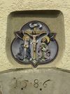 Kreuzigungsszene und Jahreszahl 1586 an der Fassade, Bild von 2014. Foto: Günter Albrecht (StadtA Schwäb. Hall DIG 07190)