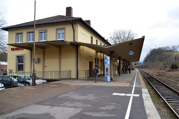 Blick aus Richtung Nordwesten entlang der Gleise,  Februar 2013. Foto: Dietmar Hencke (StadtA Schwäb. Hall DIG 03289)