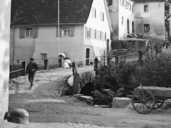Ansicht aus Richtung Nordosten, von der Hessentaler Straße aus. Undat., um 1928-1935. Fotograf unbekannt (StadtA Schwäb. Hall DIG 05603, Original: Ivo Lavetti / www.nostalgus.de, alle Rechte vorbehalten)