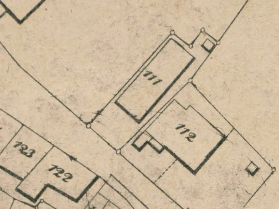 Ausschnitt aus einer Zeichnung des Kunstmalers Schmidt um 1900. Das Haus ist rechts halb hinter Nr. 73 zu erkennen (StadtA SHA 45224)